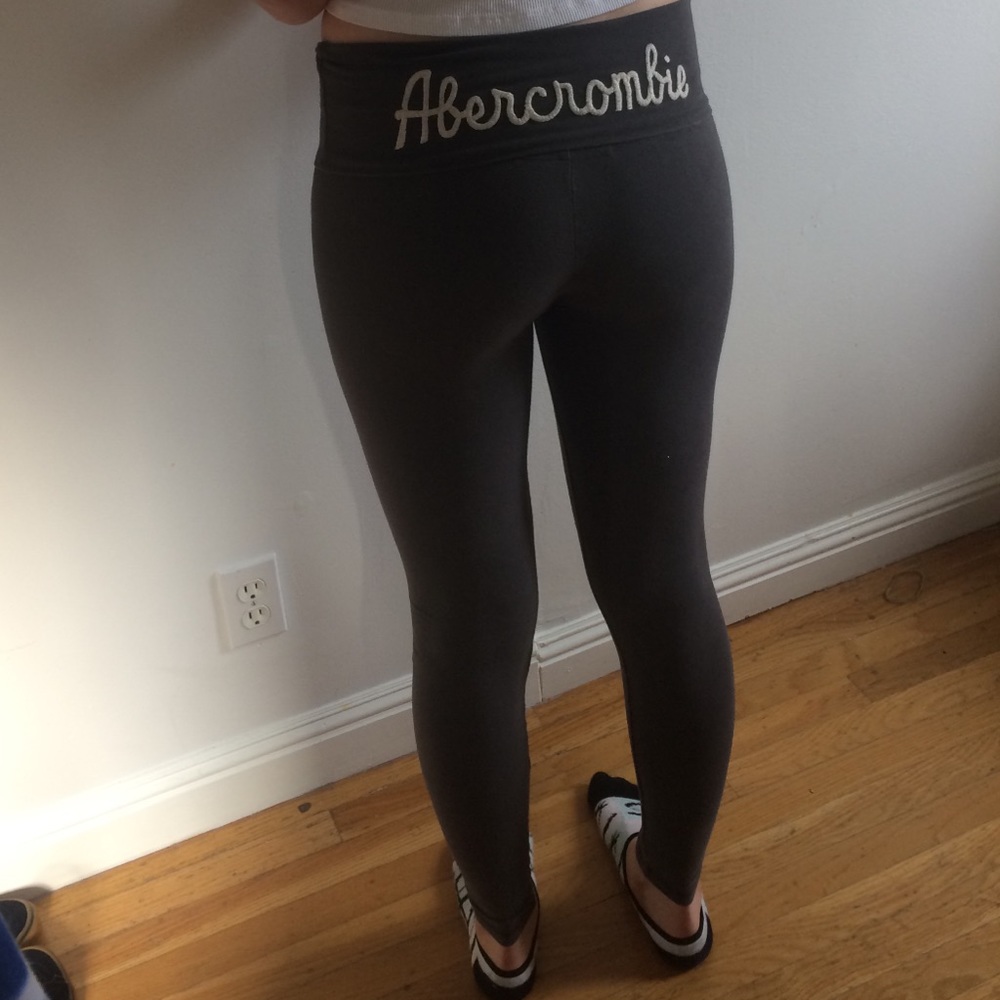 Grey Abercrombie leggings